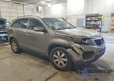 2013 Kia Sorento Lx z USA, uszkodzony, nr VIN 5XYKTDA25DG344947